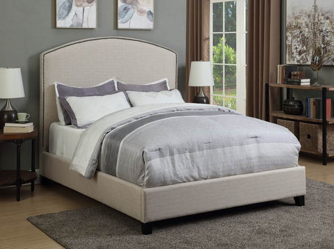 Traditional Oatmeal Upholstered Queen Bed With Nailhead Trim